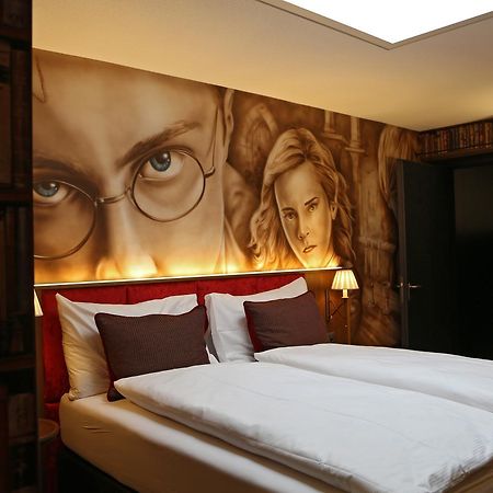 Hotel Cinema 8 Schoftland Luaran gambar