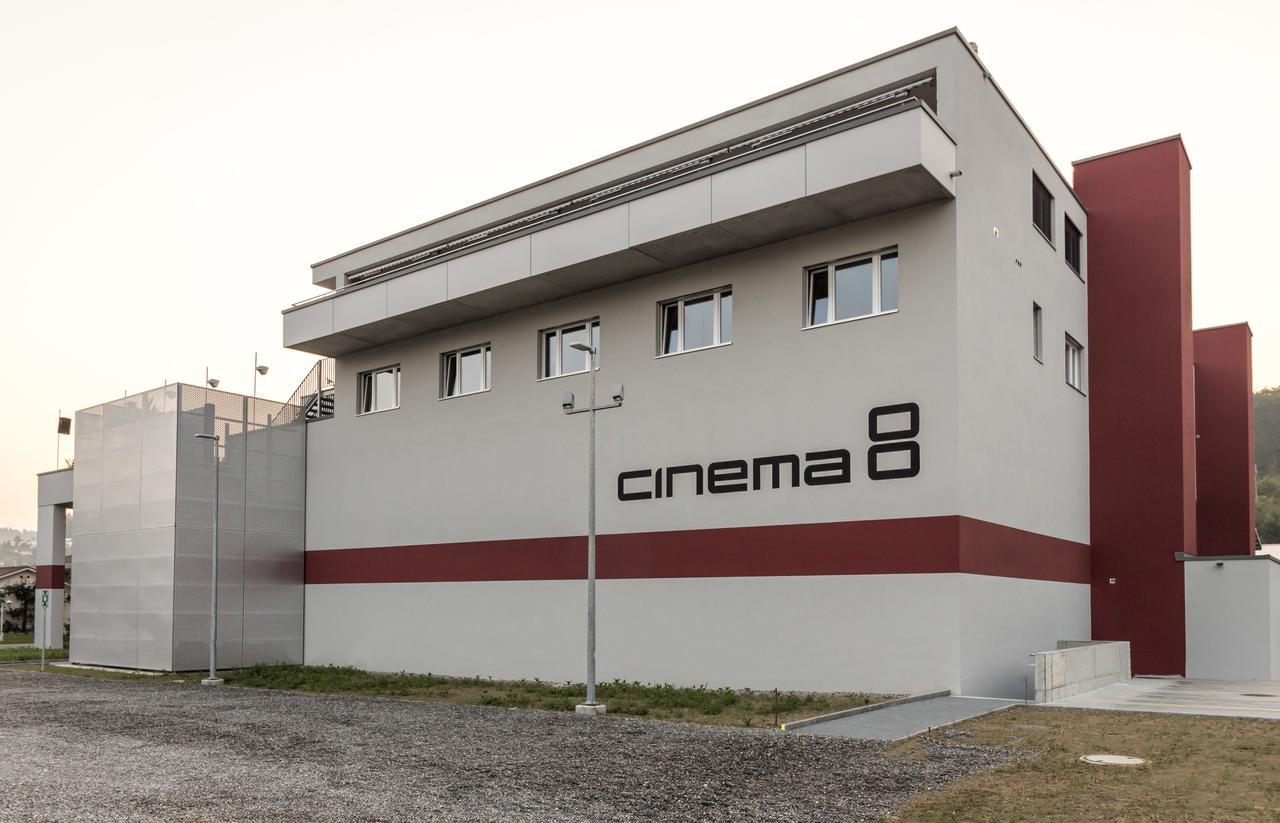 Hotel Cinema 8 Schoftland Luaran gambar